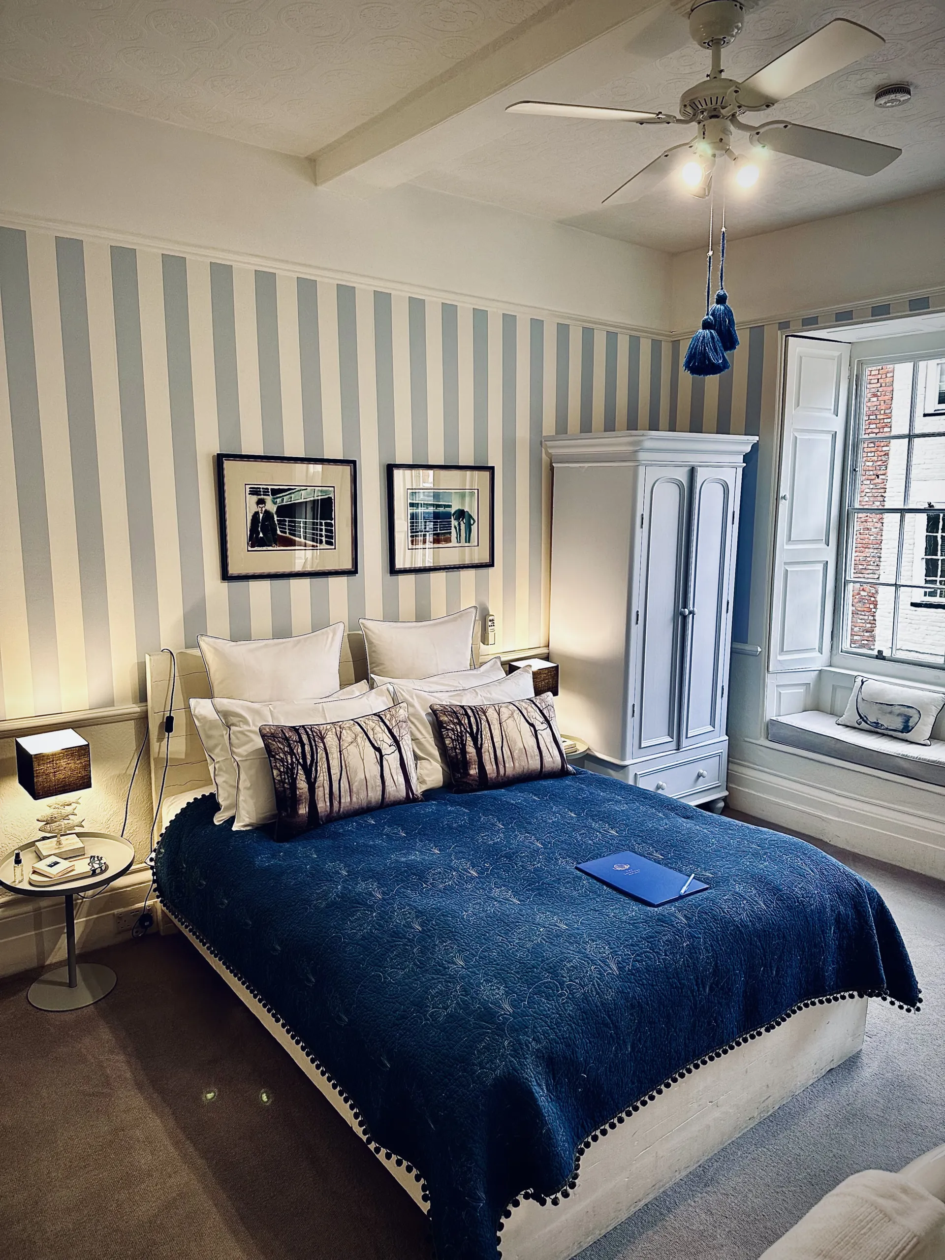 Blue room, blue, bed